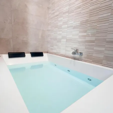 Apartamento Estudio Jacuzzi Con Encanto En Triana