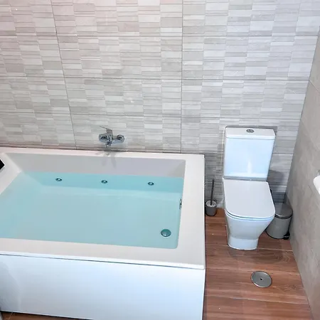 Estudio Jacuzzi Con Encanto En Triana * Sevilla